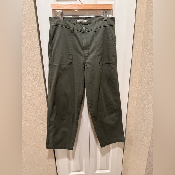 Levi’s Utility Women’s Pants in Olive Night Green , size 30 - Picture 7 of 13